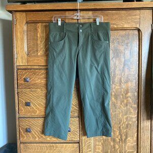 Title Nine Clamber 2.0 capris, size 12, green, good used condition